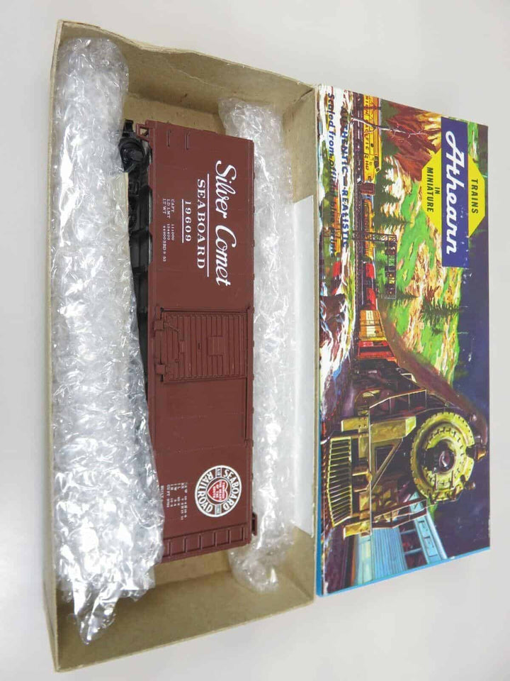 Bev-Bel Athearn HO Scale 40' Boxcar Seaboard Silver Comet image 2