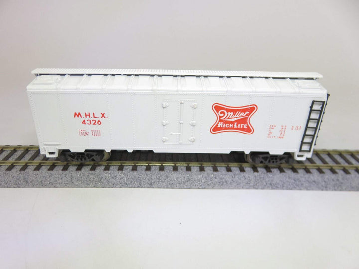Rivarossi HO Scale 40 Foot Boxcar Miller High Life Beer Refeer image 1