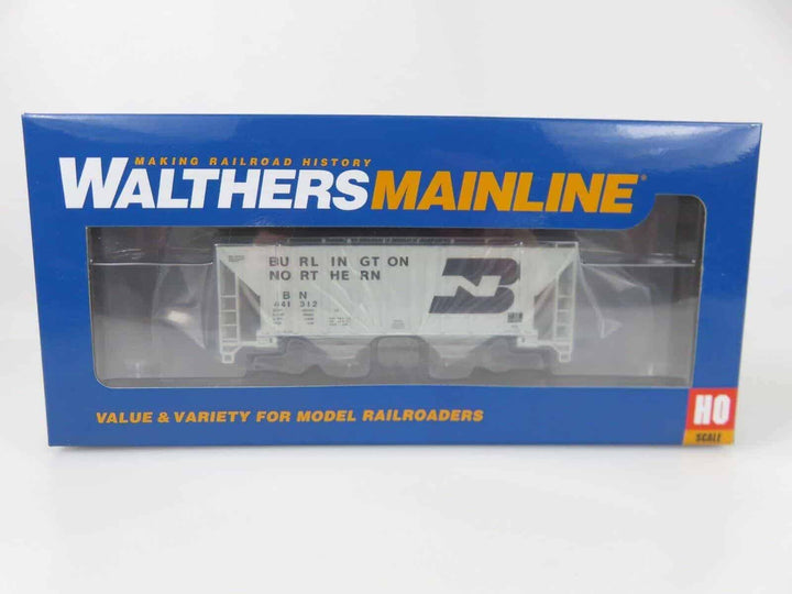 Walthers 910-7974 HO Burlington Northern 37' 2980 cu ft. 2-Bay Covered Hopper image 1