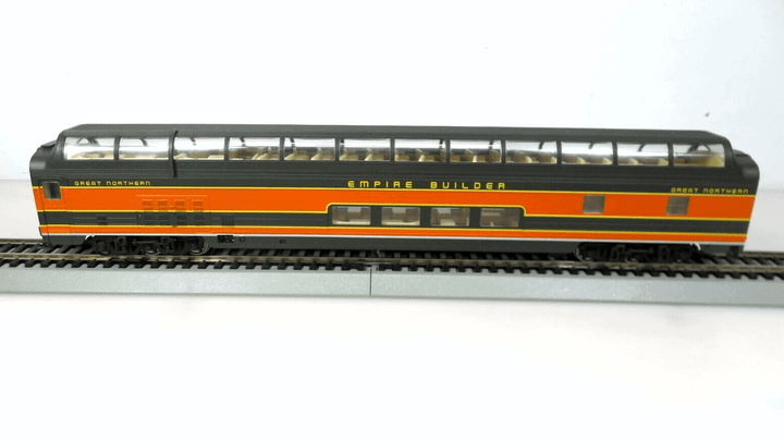 Walthers 932-9040 HO Great Northern Great Dome View Lounge Car Empire Builder image 5