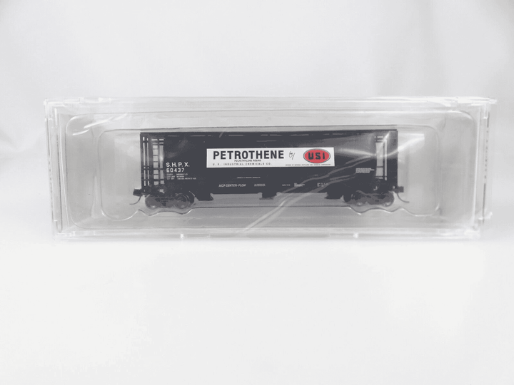 Bowser 38166 N Scale 3-Bay Cylindrical Covered Hopper U S Industrial Petrothene image 1
