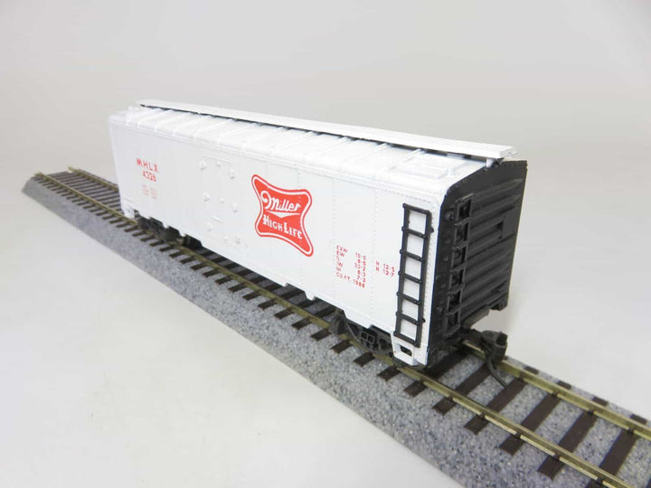 Rivarossi HO Scale 40 Foot Boxcar Miller High Life Beer Refeer image 2