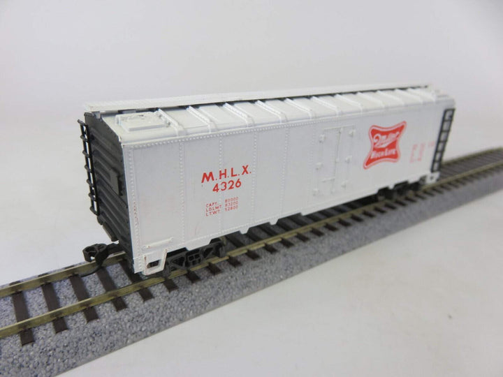 Rivarossi HO Scale 40 Foot Boxcar Miller High Life Beer Refeer image 4