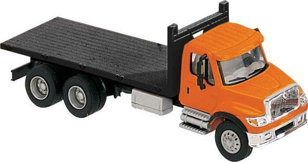 Walthers SceneMaster 949-11651 HO Scale International 7600 3-Axle Flatbed Truck