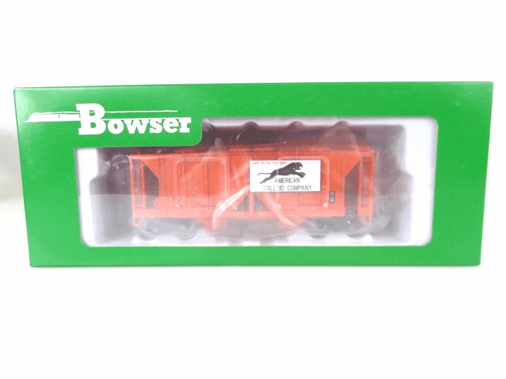 Bowser #43243 HO Scale 70-Ton 2-Bay Covered Hopper American Colloid Company 3105 image 1
