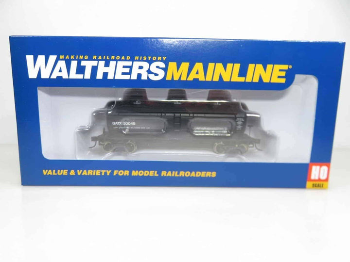 Walthers Mainline 910-1132 HO Scale 36' 3-Dome Tank Car GATX #50045 image 1