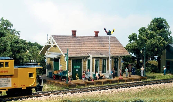 Woodland Scenics BR4928 Built and Ready N Scale Dansbury Depot Building NIB image 6