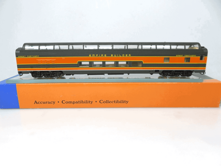 Walthers 932-9040 HO Great Northern Great Dome View Lounge Car Empire Builder image 1