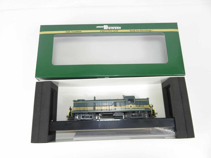 Bowser 25207 HO Scale MEC Maine Central Alco RS-3 Phase 3 Diesel Locomotive #556 image 2