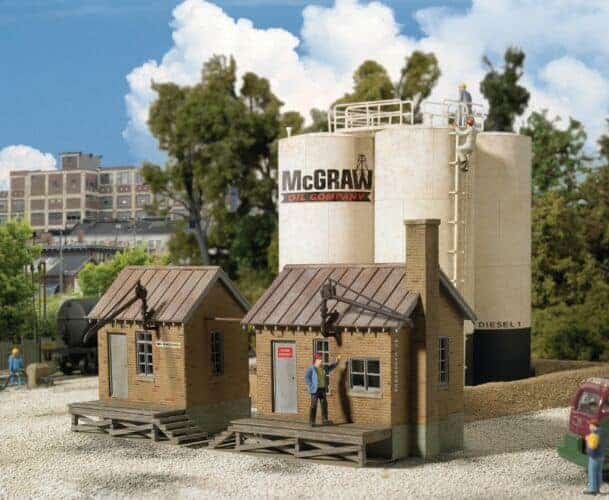 Walthers Cornerstone #933-2913 HO Scale McGraw Oil Company Kit image 1