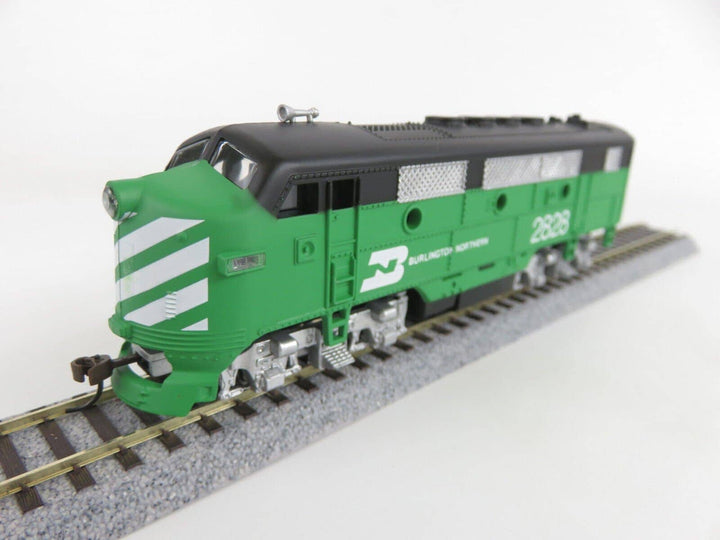 Model Power 96805 HO Scale BN Burlington Northern EMD F2-A Diesel Locomotive image 5