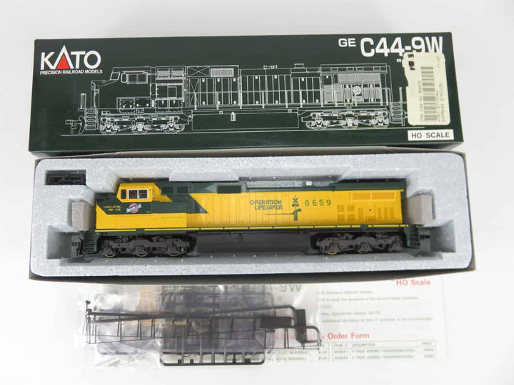 Kato 37-1310 HO GE C44-9W C&amp;NW Chicago North Western "Dash-9" Diesel Locomotive image 2
