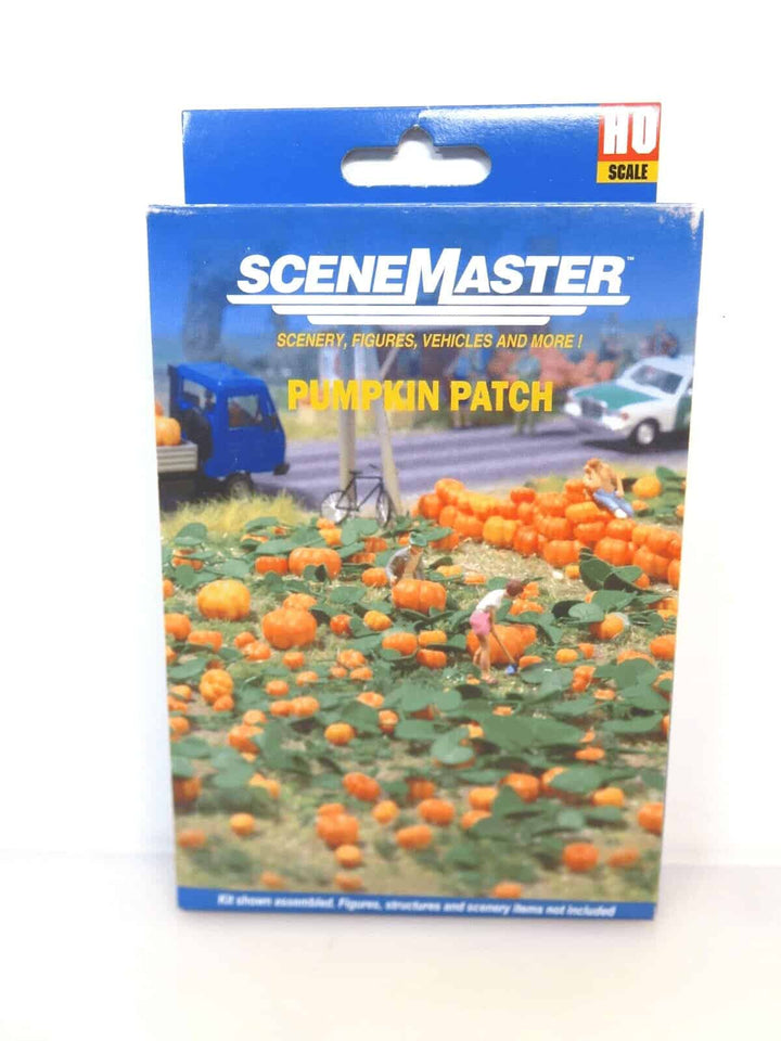 Walthers 949-1115 Pumpkin Patch Kit - 80 pumpkins assorted sizes &amp; eight vines image 1