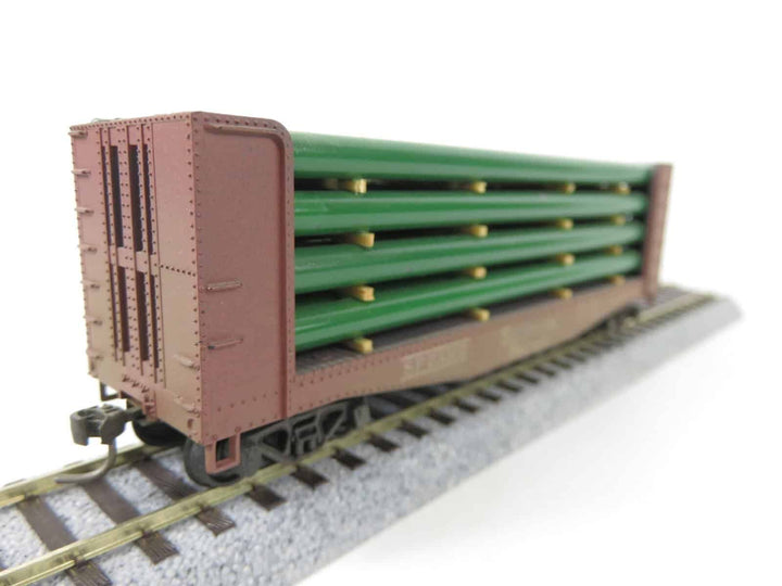 Athearn Blue Box HO Scale Bulkhead Flatcar W/Pipe Load Southern Pacfic Kadee's image 1