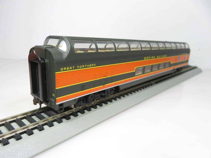 Walthers 932-9040 HO Great Northern Great Dome View Lounge Car Empire Builder image 9