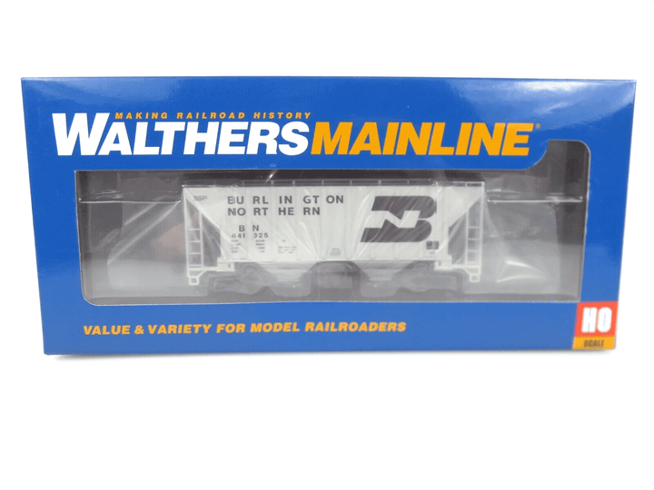 Walthers 910-7976 HO Burlington Northern 37' 2980 cu ft. 2-Bay Covered Hopper image 1
