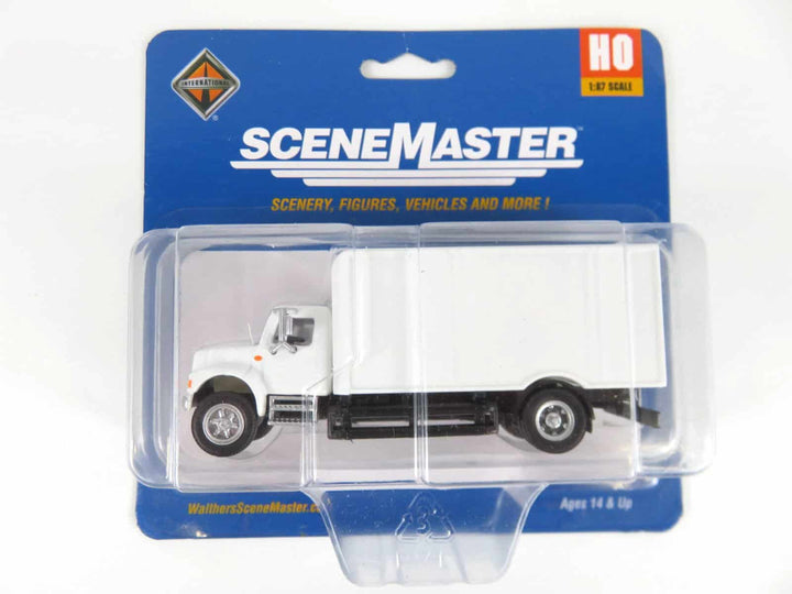 Walthers SceneMaster 949-11290 HO Scale International 4900 Single Axle Box Van image 0