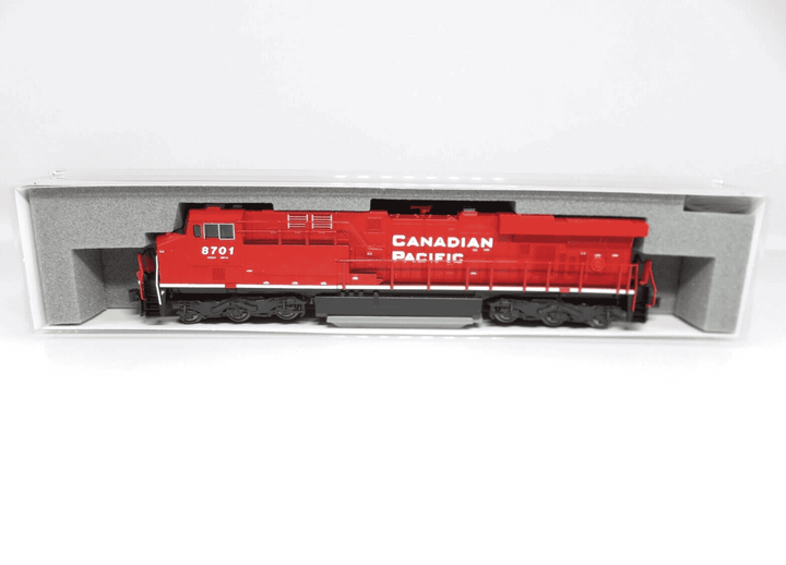 Kato 176-8944 N Scale CP Canadian Pacific GE ES44AC Diesel Locomotive #8701 NIB image 1