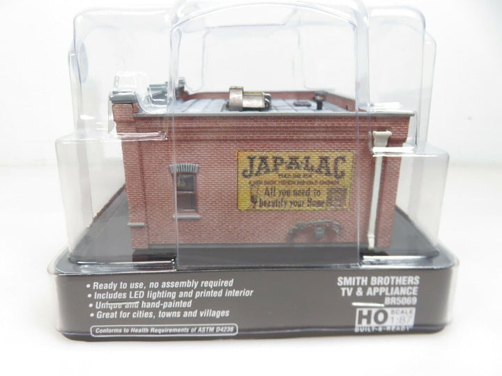 Woodland Scenics HO Scale BR5069 Built &amp; Ready Smith Brothers TV/Appliance Store image 6
