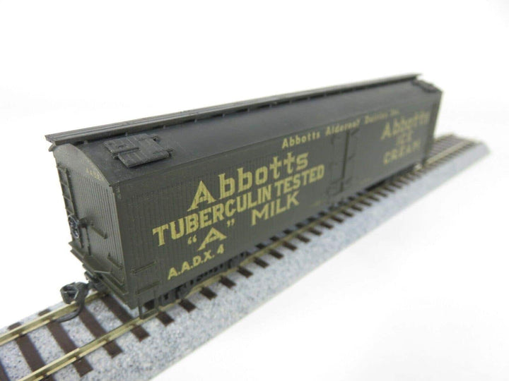 Athearn Blue Box HO Scale Abbotts Milk/Ice Cream 50' Wood Express Reefer Kadee's image 3