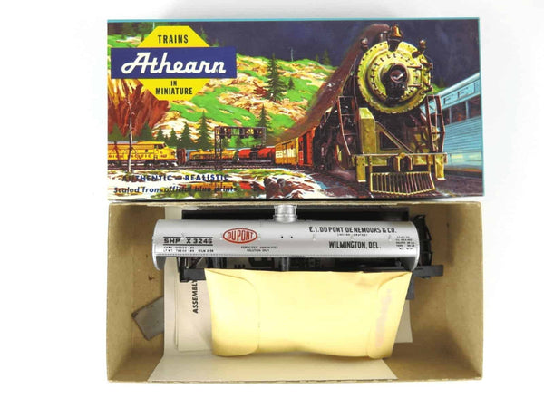 Athearn Blue Box HO Scale 40' Chemical Tank Car Dupont Unassembled Kit NOS #3246 image 0