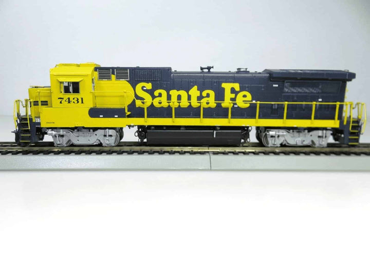 Overland Models Brass OMI-5152 HO Scale Santa Fe GE Dash 8-40B Locomotive #7431 image 6