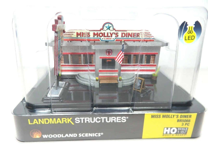 Woodland Scenics BR5066 Built and Ready HO Scale Miss Molly's Diner NIB image 1