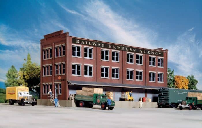 Walthers #933-3095 HO Scale Railway Express Agency Transfer Building Kit NIB image 1