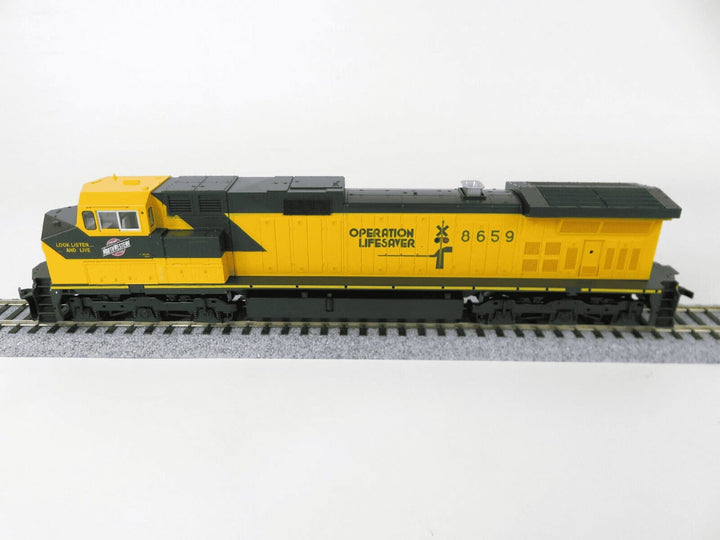 Kato 37-1310 HO GE C44-9W C&amp;NW Chicago North Western "Dash-9" Diesel Locomotive image 6