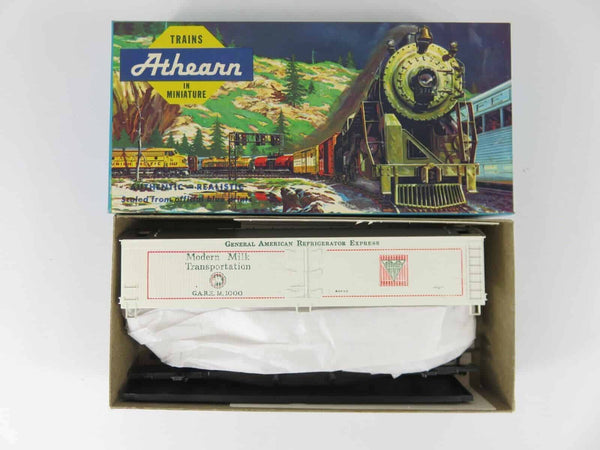 Athearn Blue Box #5345 HO Scale General American 50 Ft Reefer Unassembled Kit image 0