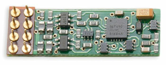 Digitrax DN146IP N/HO Scale 1 Amp Integrated DCC Medium Plug Mobile Decoder image 0