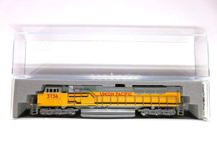 Kato 176-5624 N Scale UP Union Pacific EMD SD90/43MAC Diesel Locomotive #3736 image 2