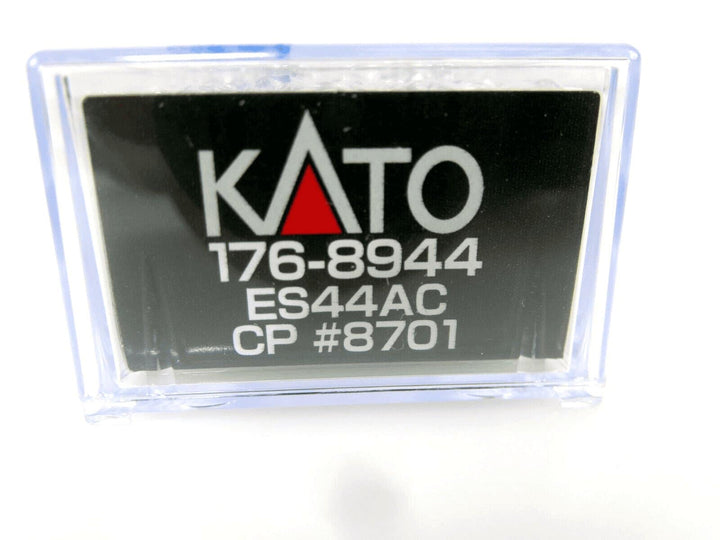 Kato 176-8944 N Scale CP Canadian Pacific GE ES44AC Diesel Locomotive #8701 NIB image 3
