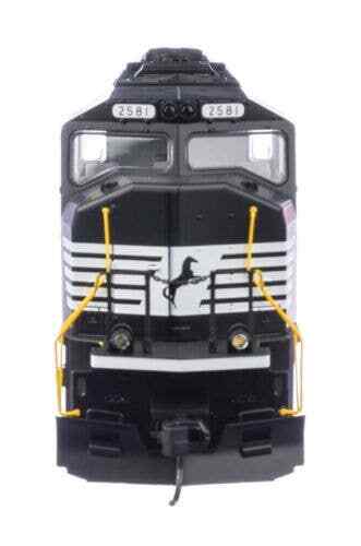 Walthers Mainline 910-21011 HO EMD SD70M Norfolk &amp; Southern Locomotive Sound/DCC image 5