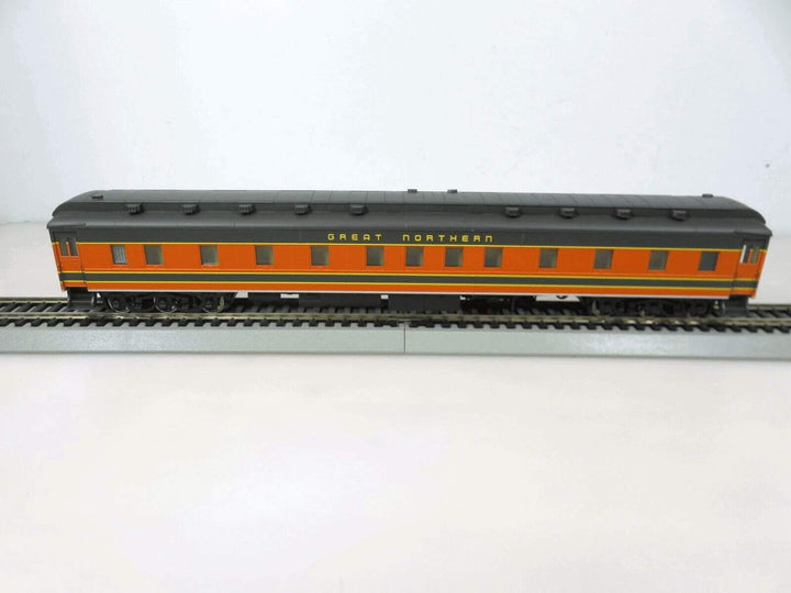 Walthers 932-10413 HO Great Northern Pullman Heavyweight 6-3 Passenger Car image 7